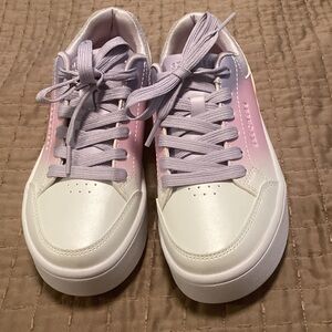 Skechers Lavender and White Sneakers Girls 1.5 NWOT